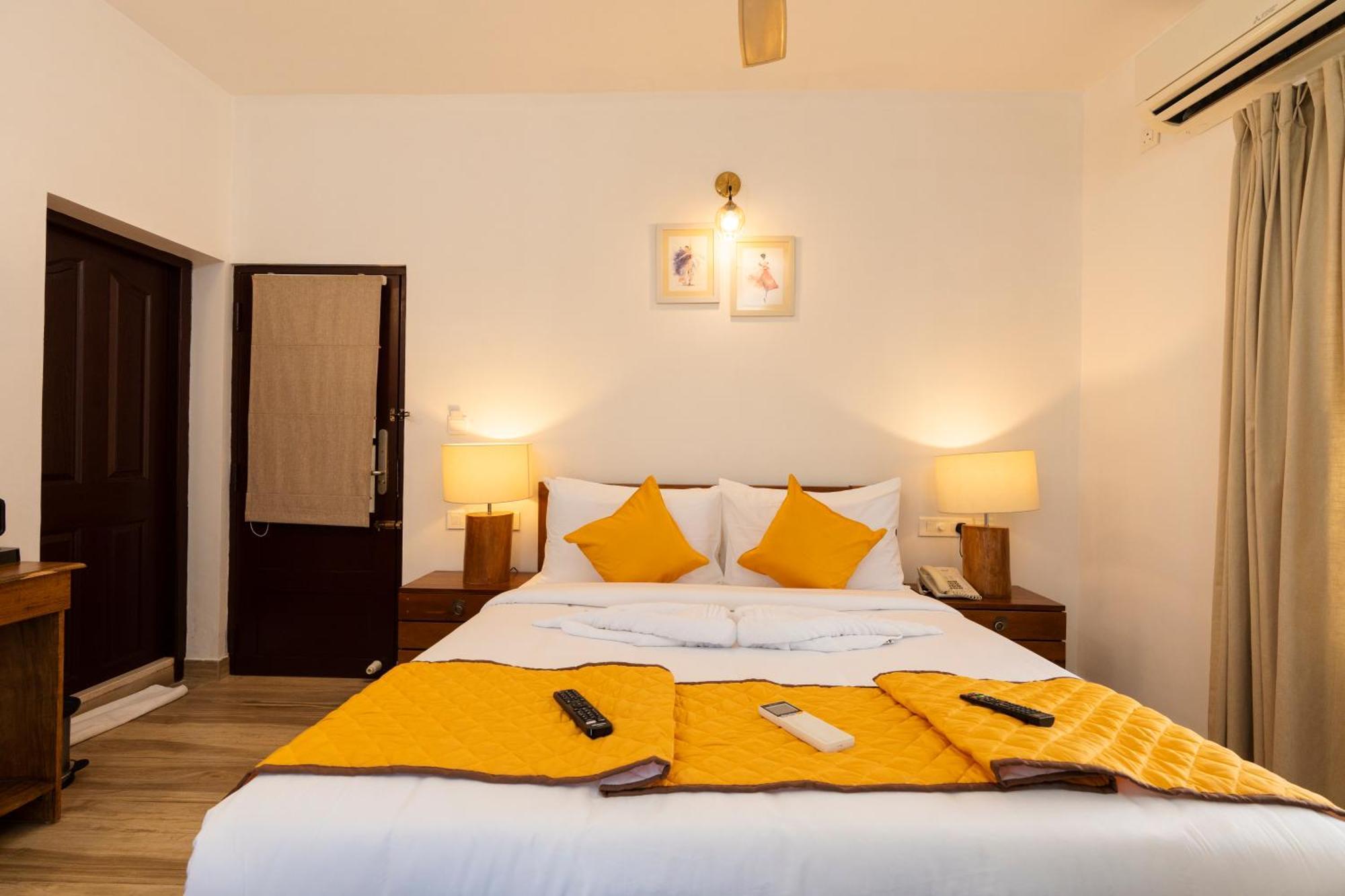 Solo Inn By Hawk Hospitality Kochi Eksteriør bilde