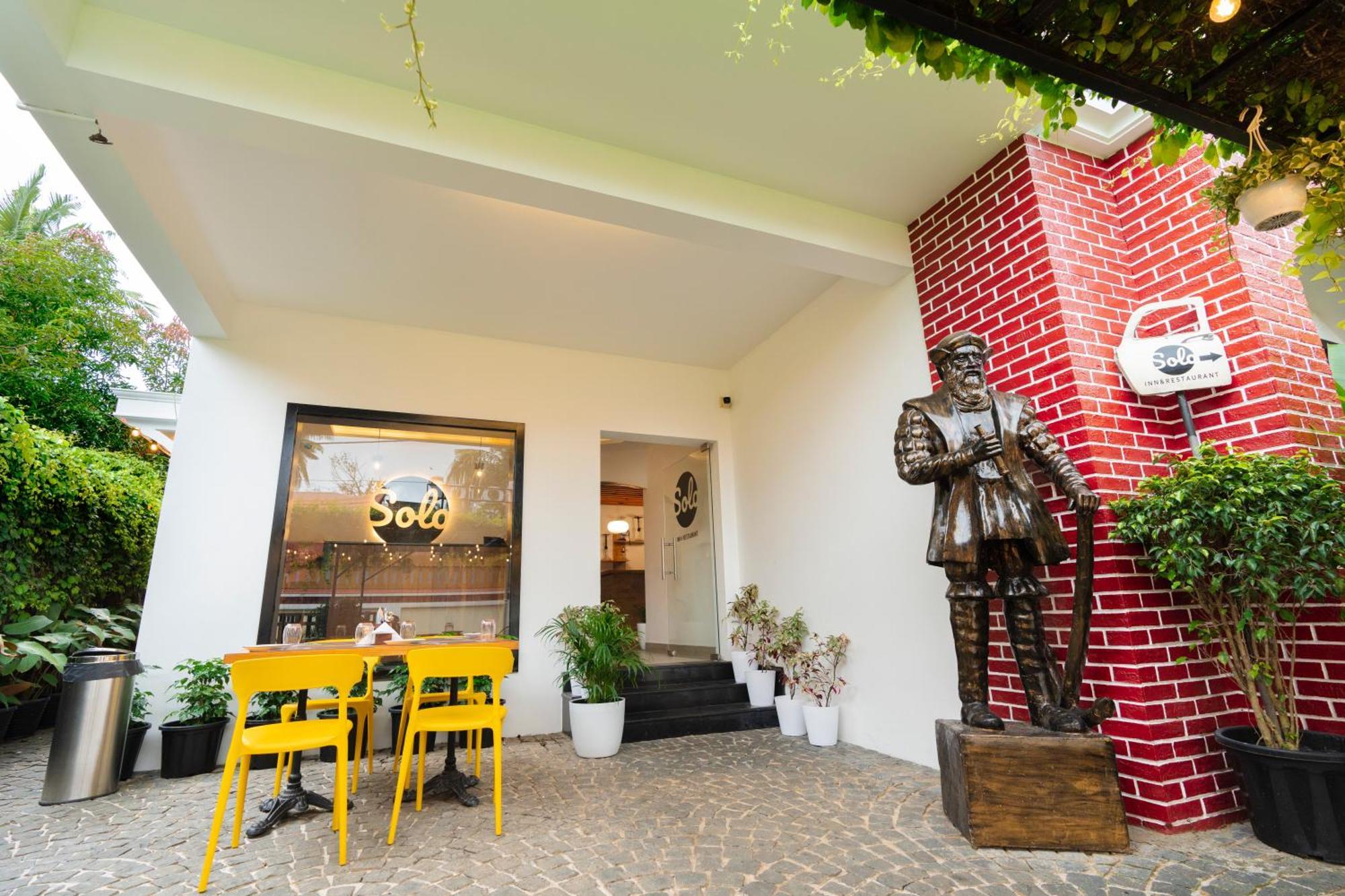 Solo Inn By Hawk Hospitality Kochi Eksteriør bilde