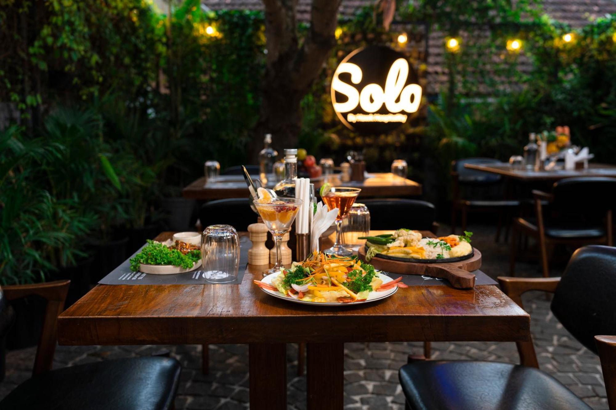 Solo Inn By Hawk Hospitality Kochi Eksteriør bilde
