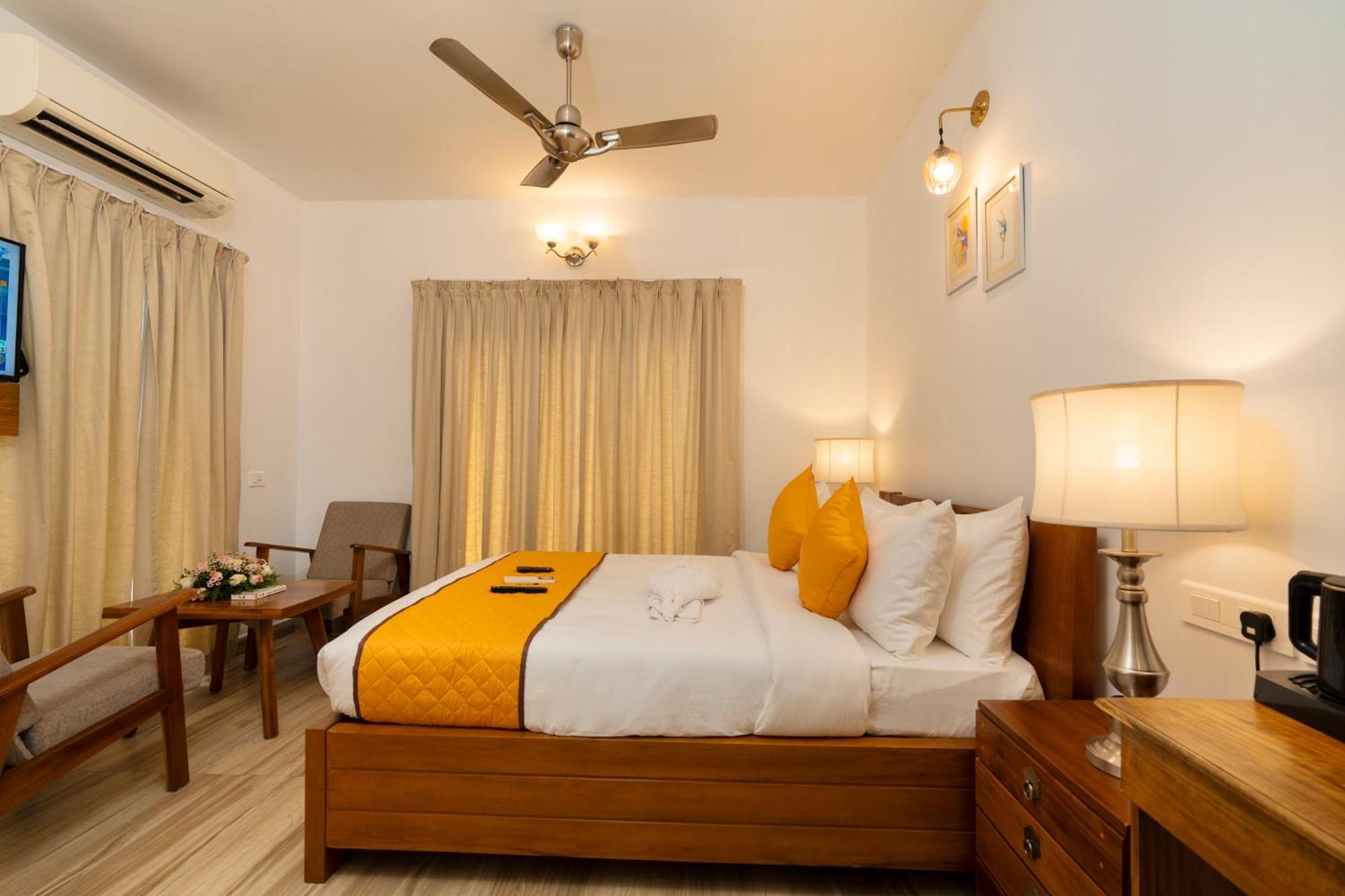 Solo Inn By Hawk Hospitality Kochi Eksteriør bilde