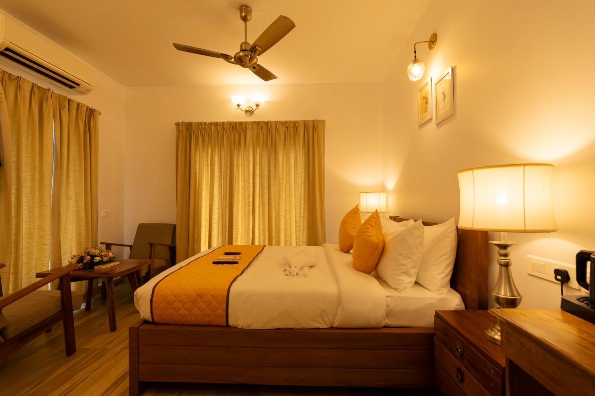 Solo Inn By Hawk Hospitality Kochi Eksteriør bilde