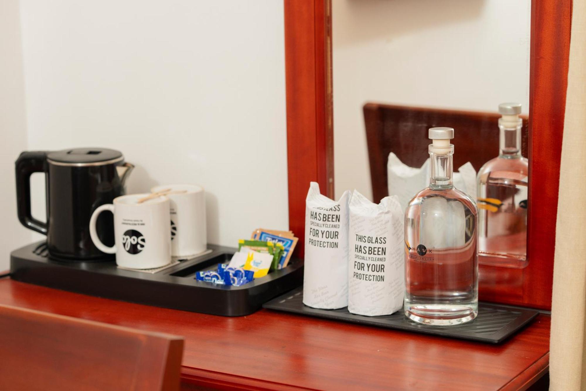 Solo Inn By Hawk Hospitality Kochi Eksteriør bilde
