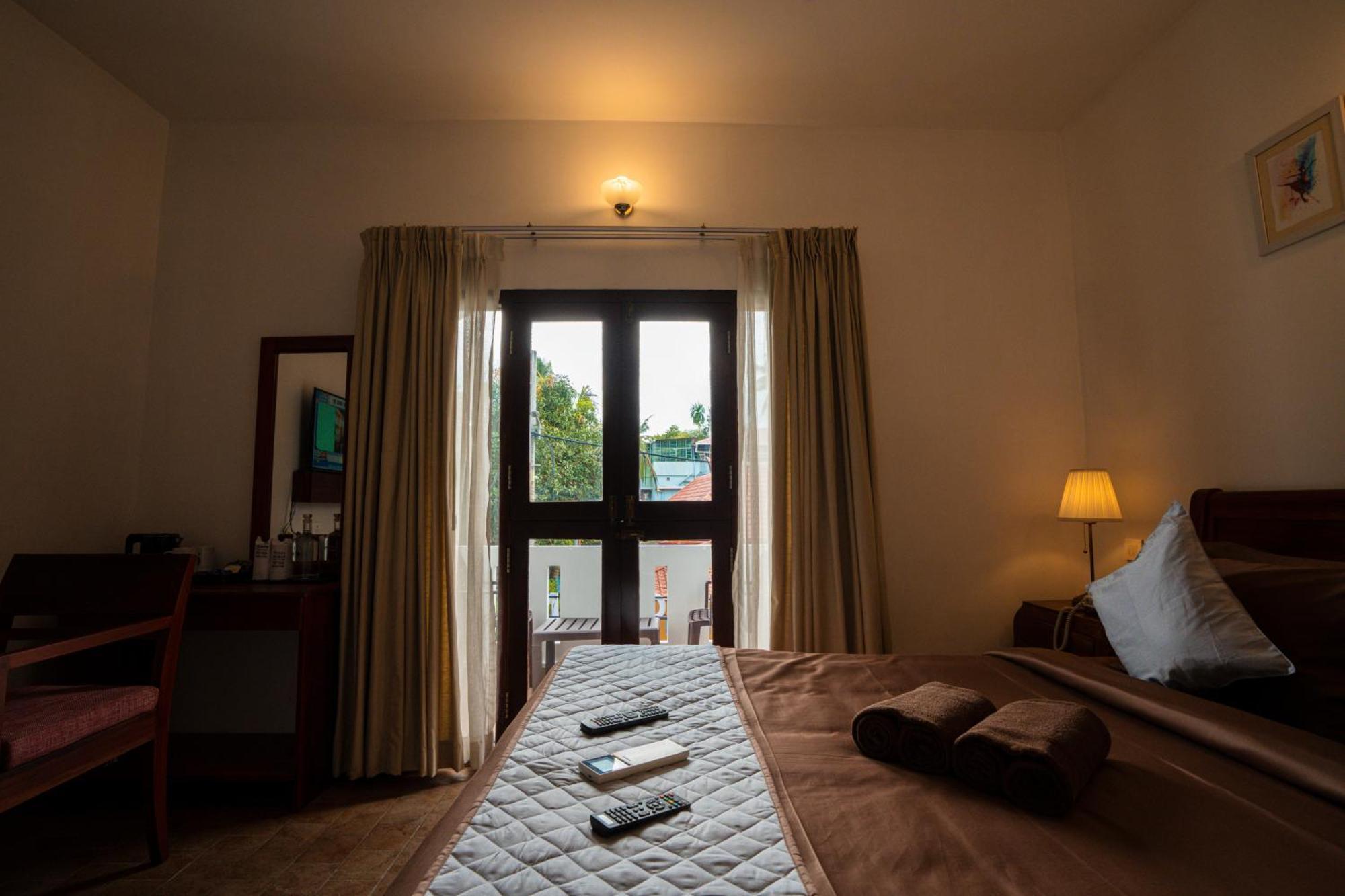 Solo Inn By Hawk Hospitality Kochi Eksteriør bilde