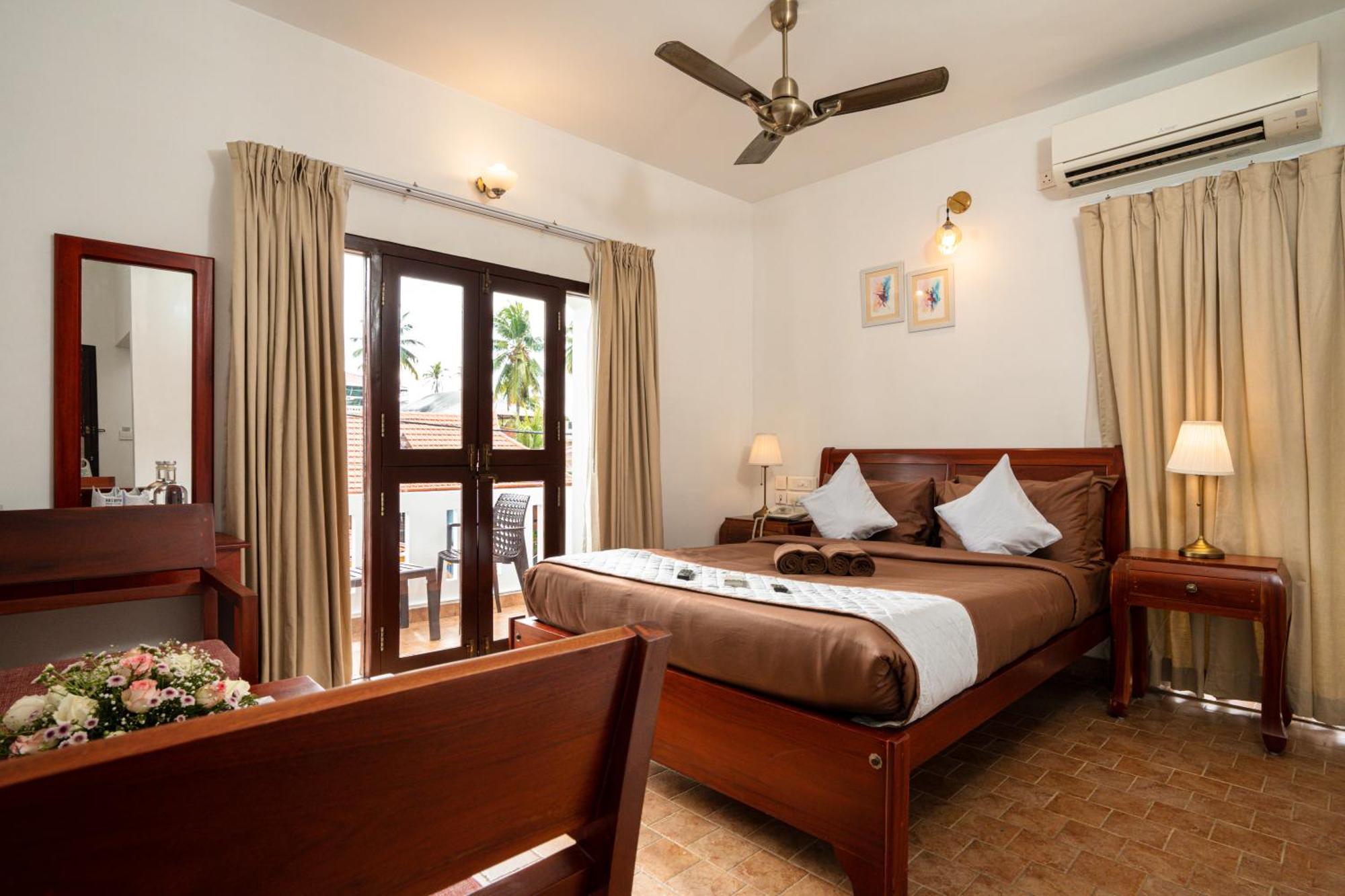 Solo Inn By Hawk Hospitality Kochi Eksteriør bilde