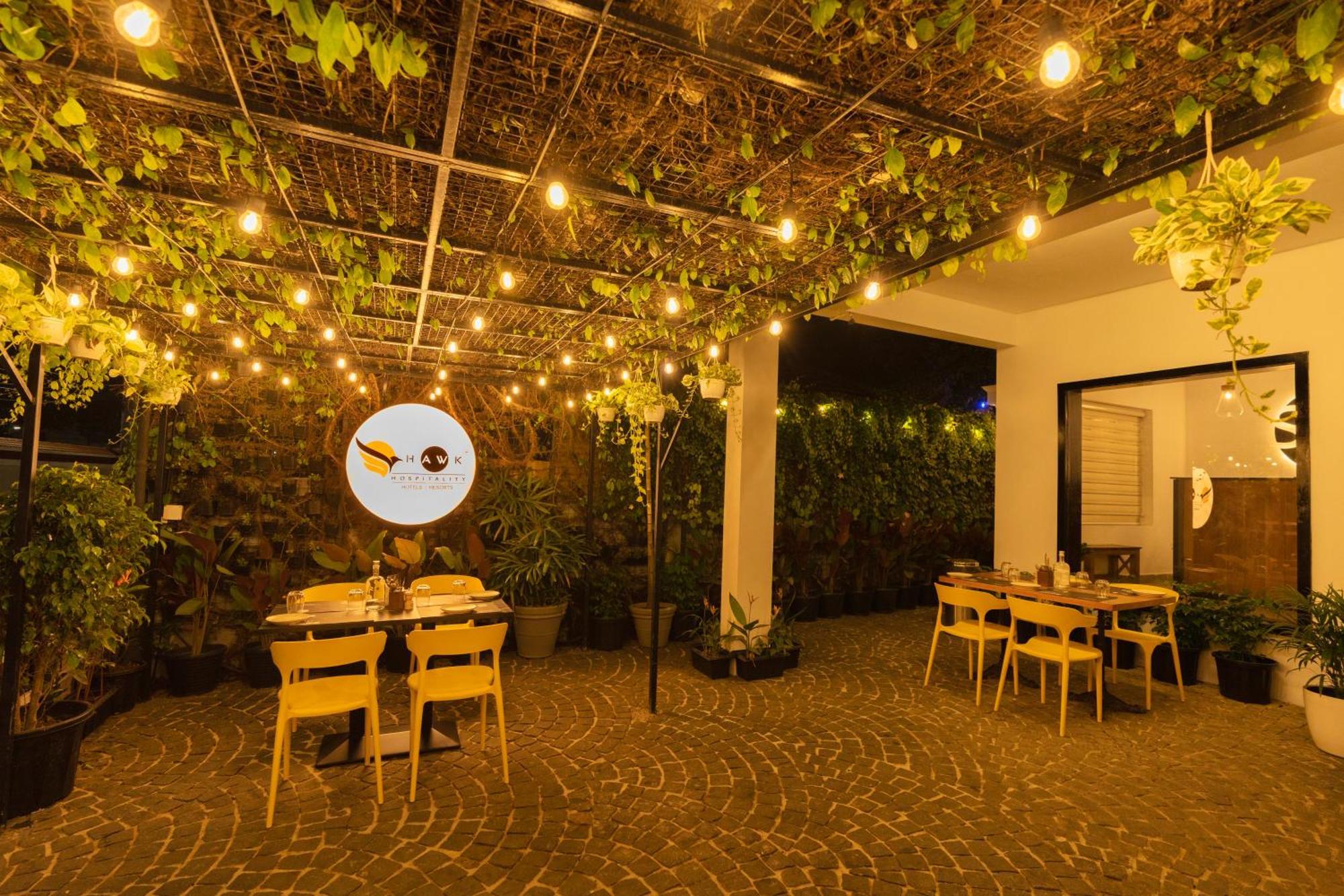 Solo Inn By Hawk Hospitality Kochi Eksteriør bilde