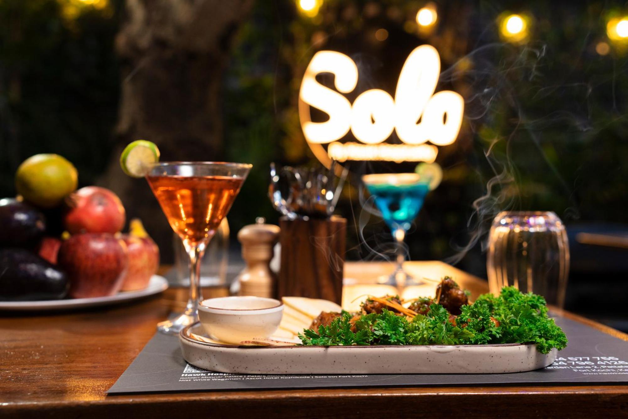Solo Inn By Hawk Hospitality Kochi Eksteriør bilde